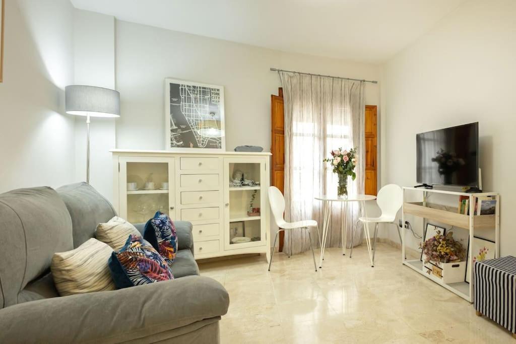 Pajaritos Center Suite By Valcambre Севиля Екстериор снимка